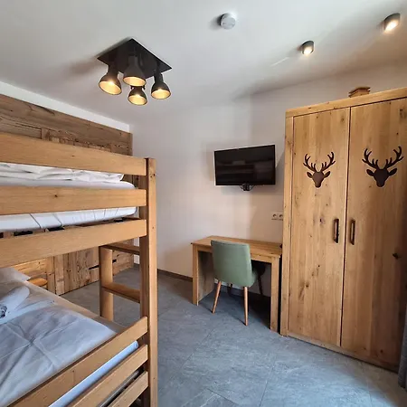 Mimis Bergnest Steinbock Apartament